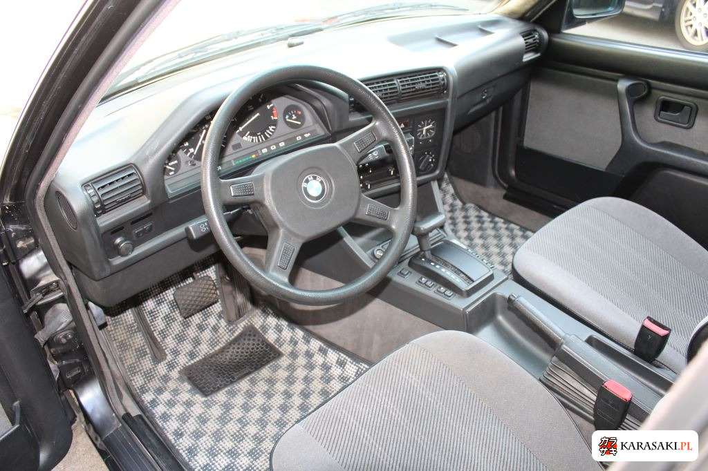 BMW 3 Series 1989 з японського аукціону