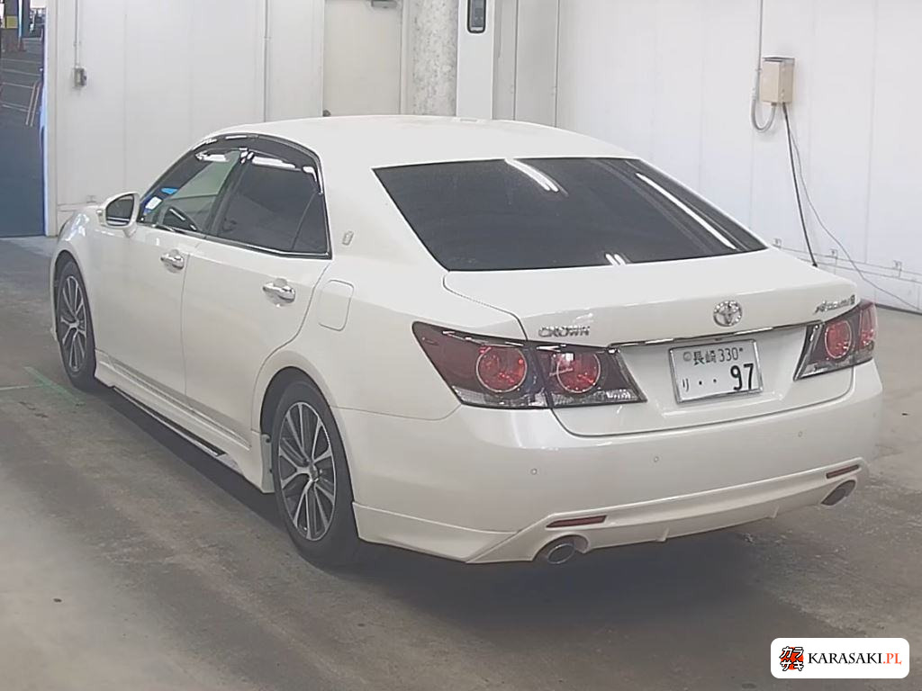 Toyota Crown 2016 z aukcji japońskiej