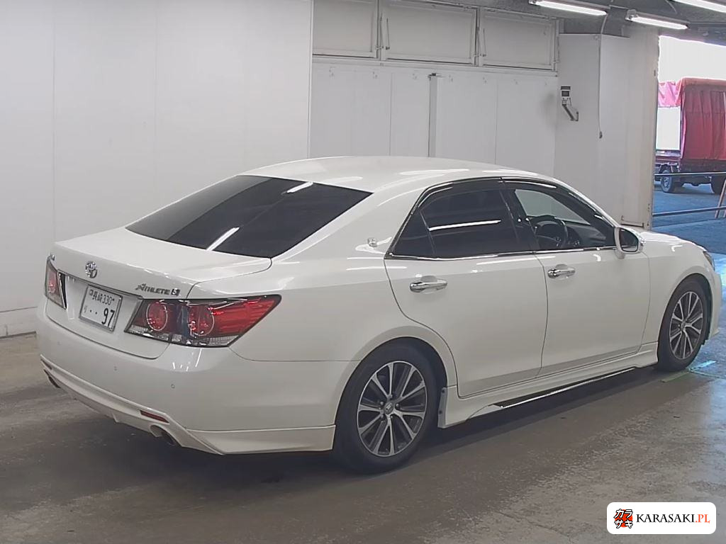 Toyota Crown 2016 z aukcji japońskiej