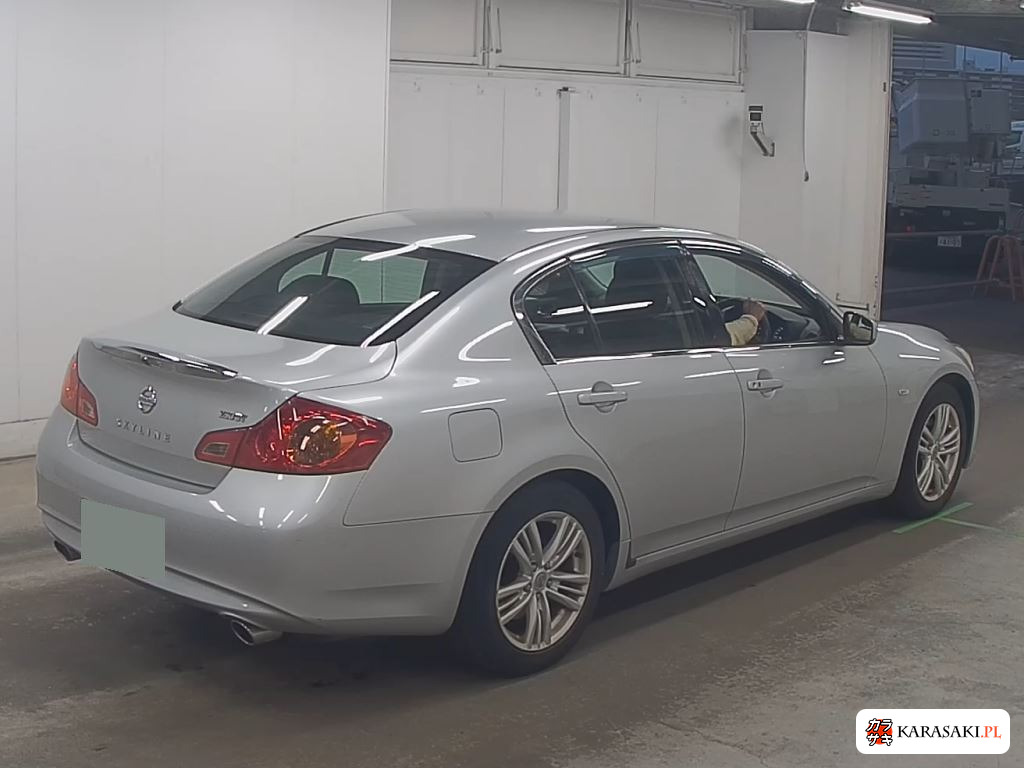 Nissan Skyline 2011 z aukcji japońskiej