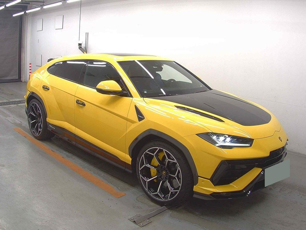 Lamborghini Urus 2025 z aukcji japońskiej