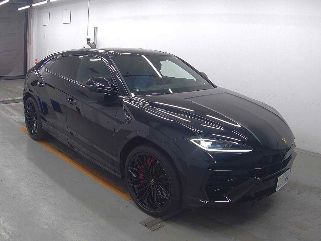 Lamborghini Urus 2025 z aukcji japońskiej