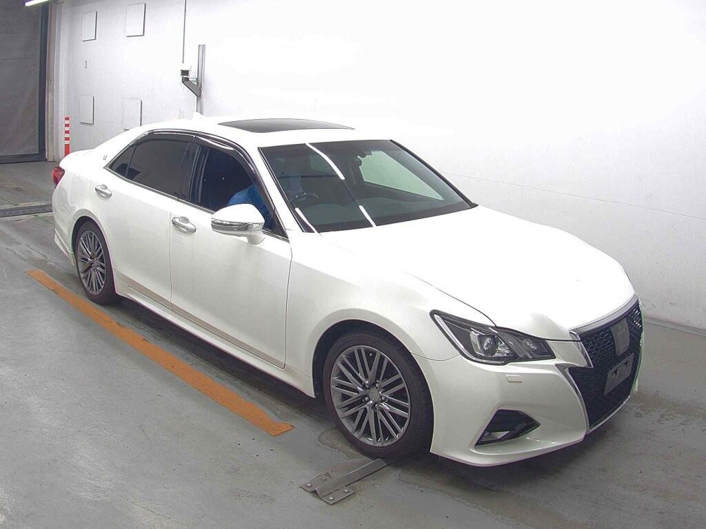 Toyota Crown 2016 z aukcji japońskiej