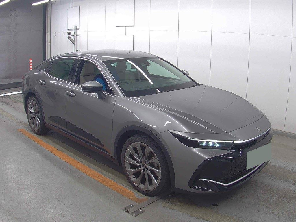 Toyota Crown Crossover 2022 z aukcji japońskiej