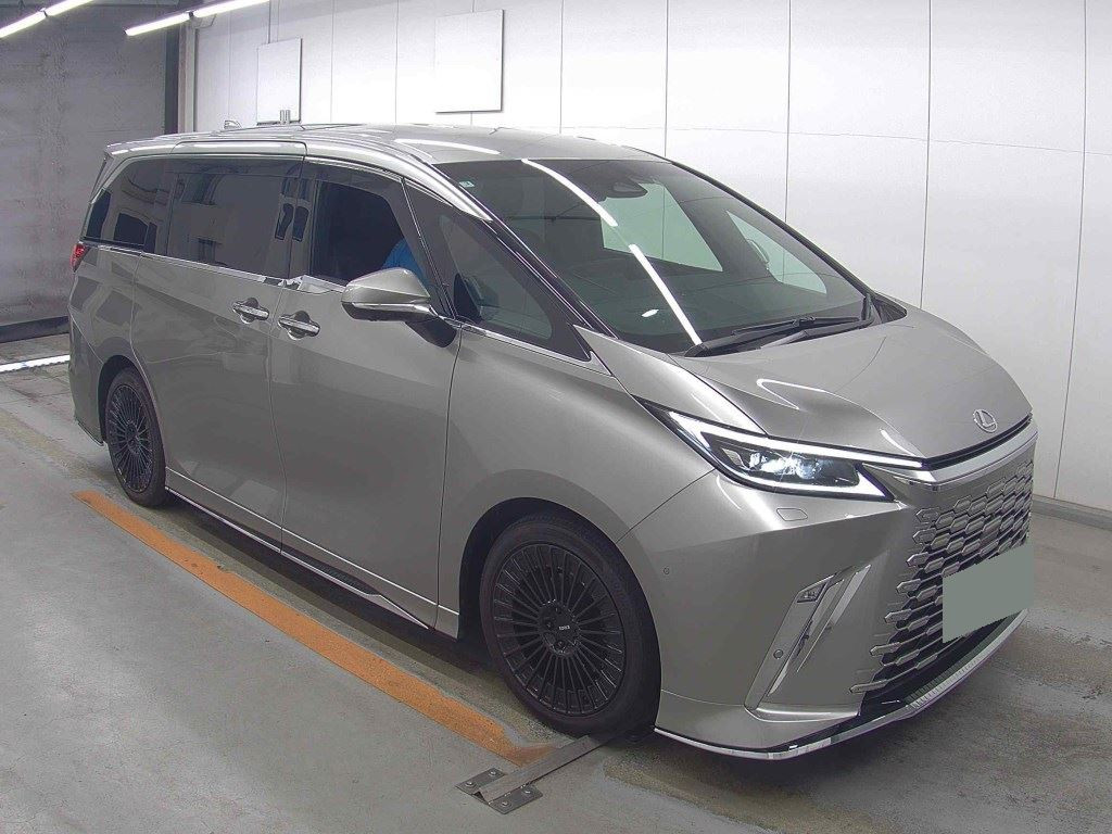 Lexus LM 2025 z aukcji japońskiej