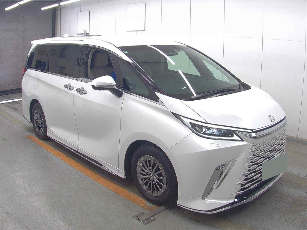 Lexus LM 2024 z aukcji japońskiej