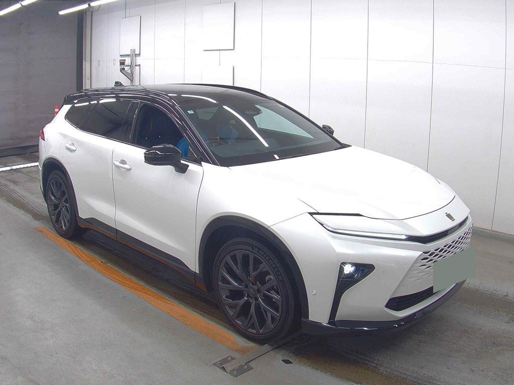 Toyota Crown Estate 2025 z aukcji japońskiej