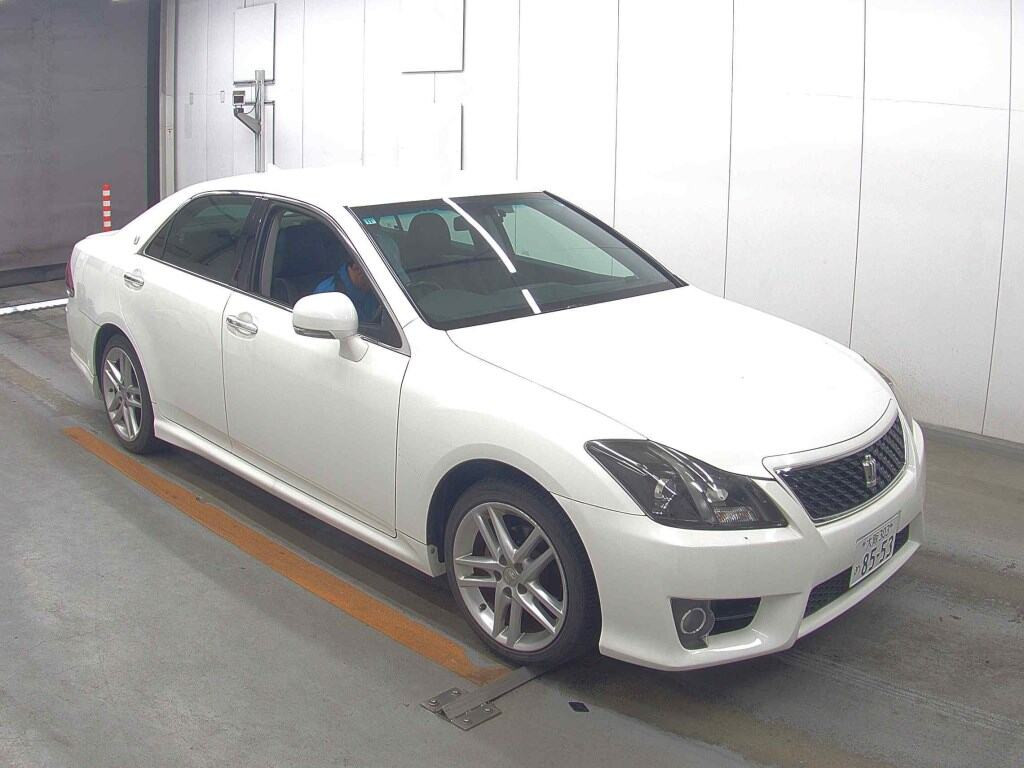 Toyota Crown 2011 z aukcji japońskiej