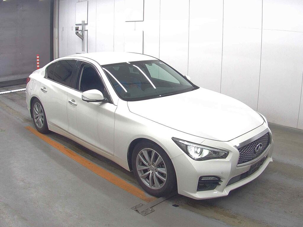 Nissan Skyline 2014 z aukcji japońskiej
