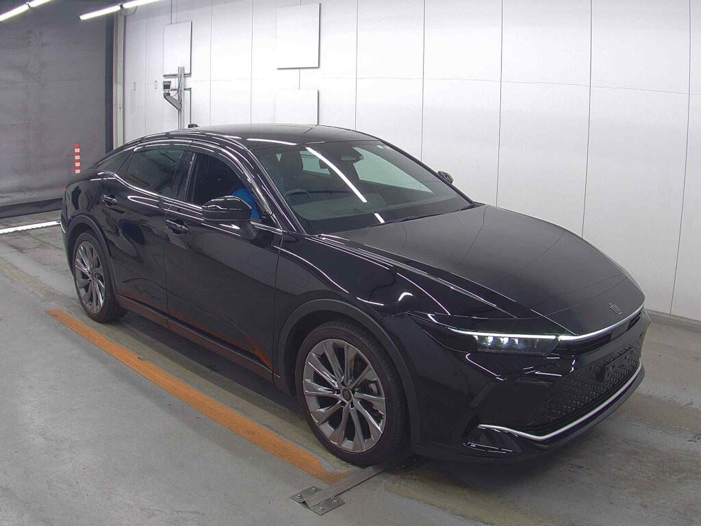 Toyota Crown Crossover 2023 z aukcji japońskiej