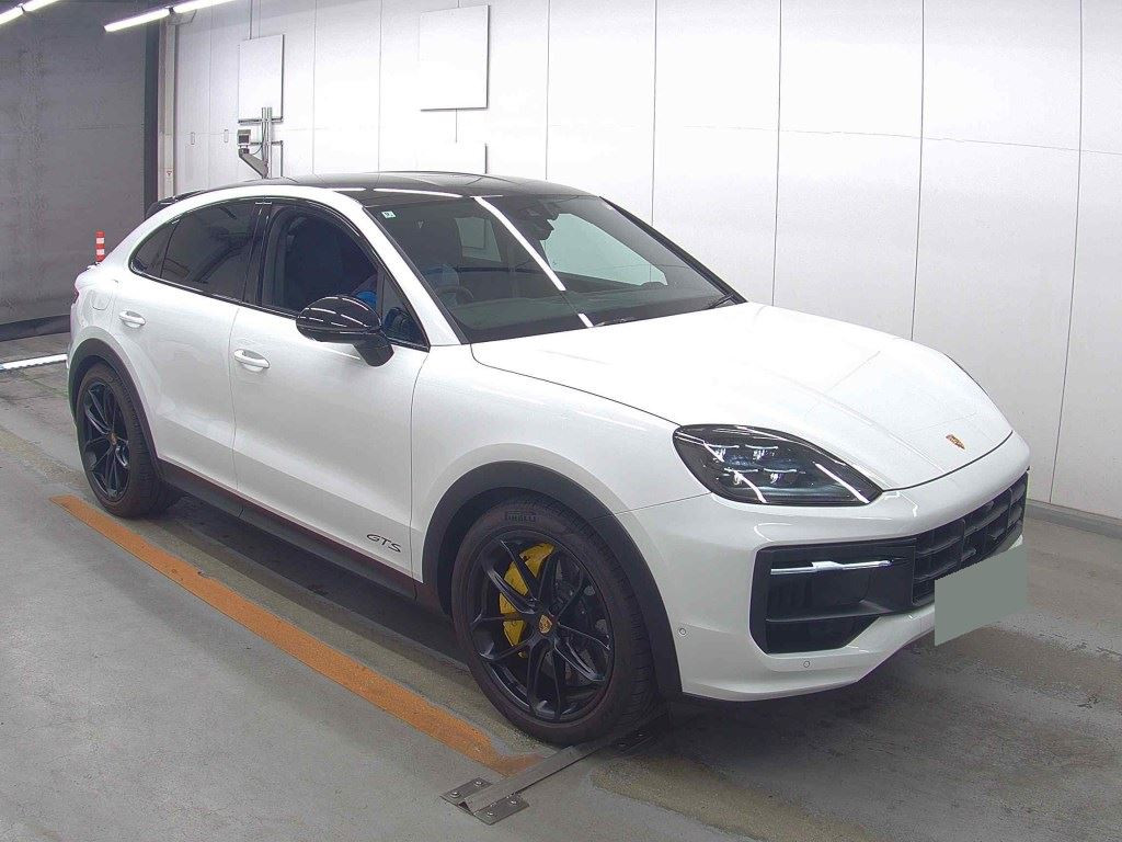 Porsche Cayenne Coupe 2024 з японського аукціону