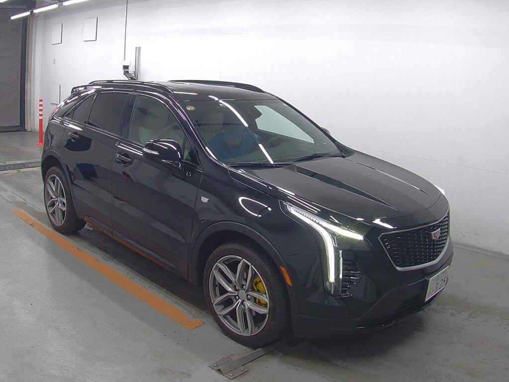 Cadillac XT4 2022 з японського аукціону