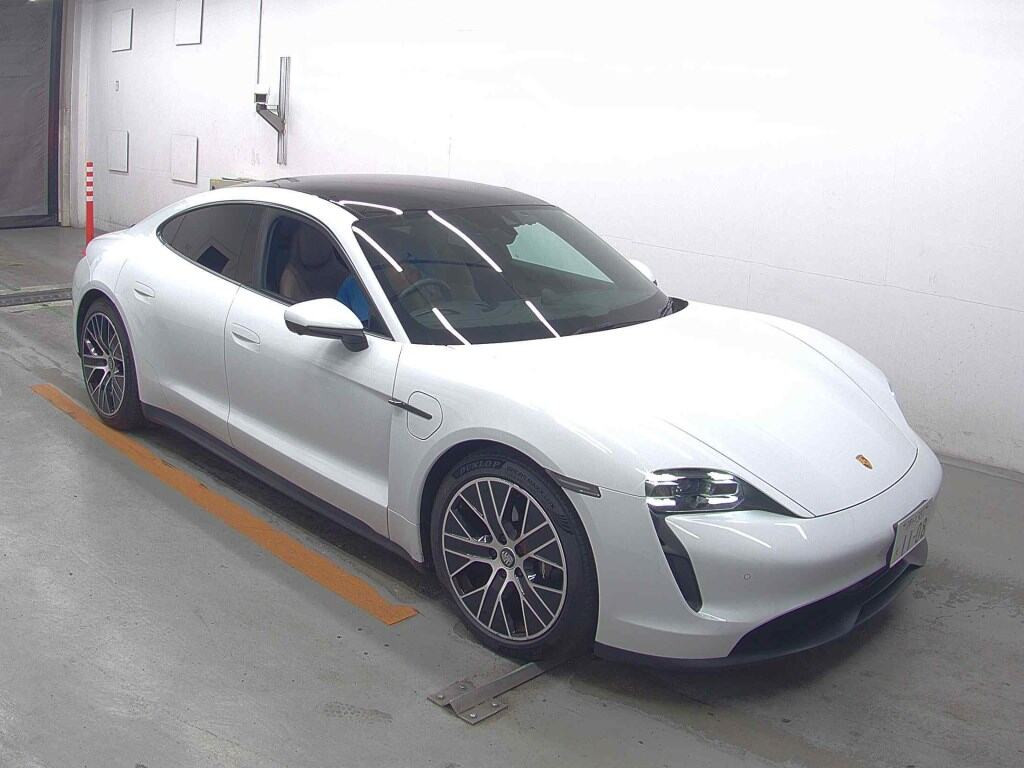 Porsche Taycan 2022 з японського аукціону