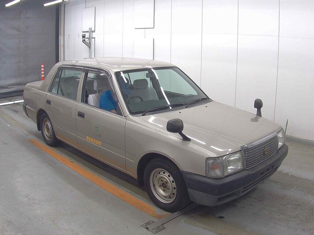 Toyota Crown Comfort 2003 z aukcji japońskiej