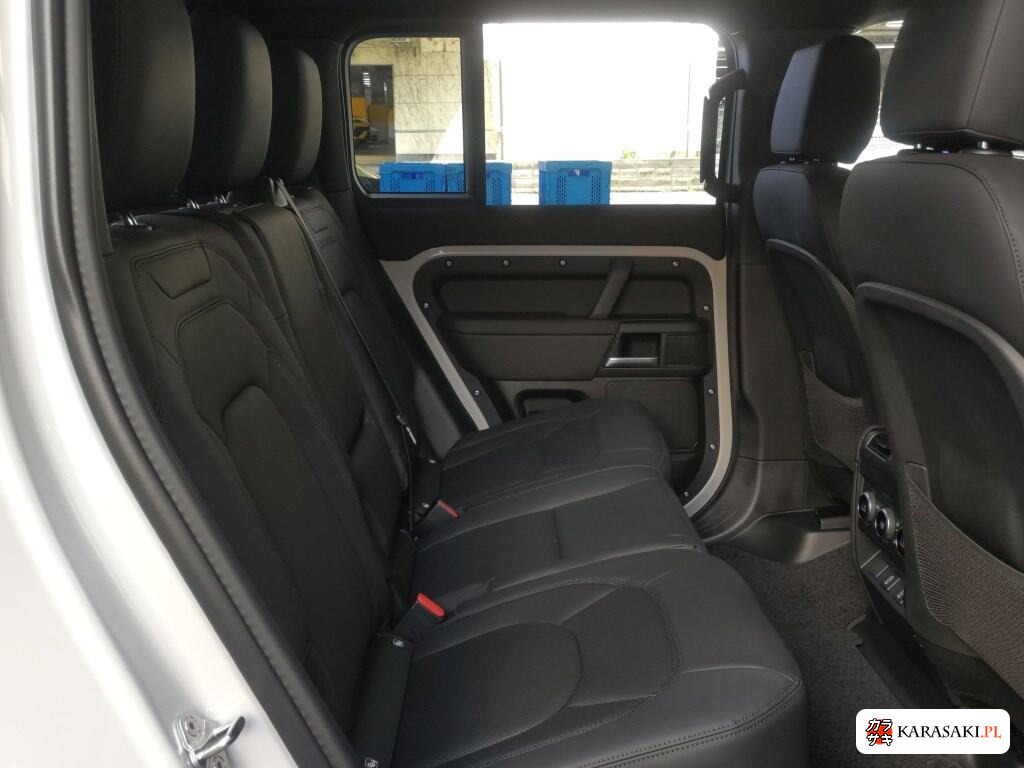 2026 Land Rover Defender 5D 4WD 6