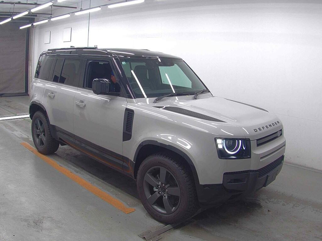 Land Rover Defender 2026 z aukcji japońskiej
