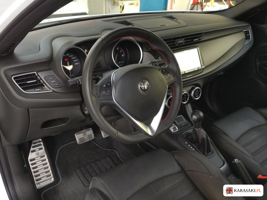 2017 Alfa Romeo Giulietta 5D Veloce 5