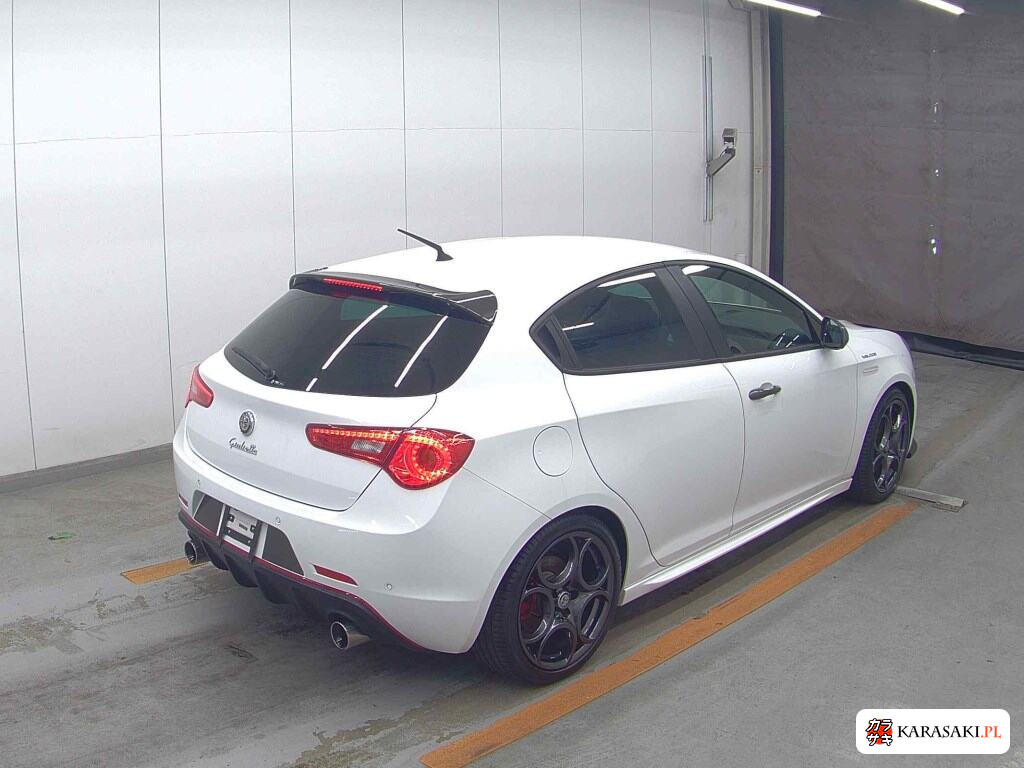2017 Alfa Romeo Giulietta 5D Veloce 4