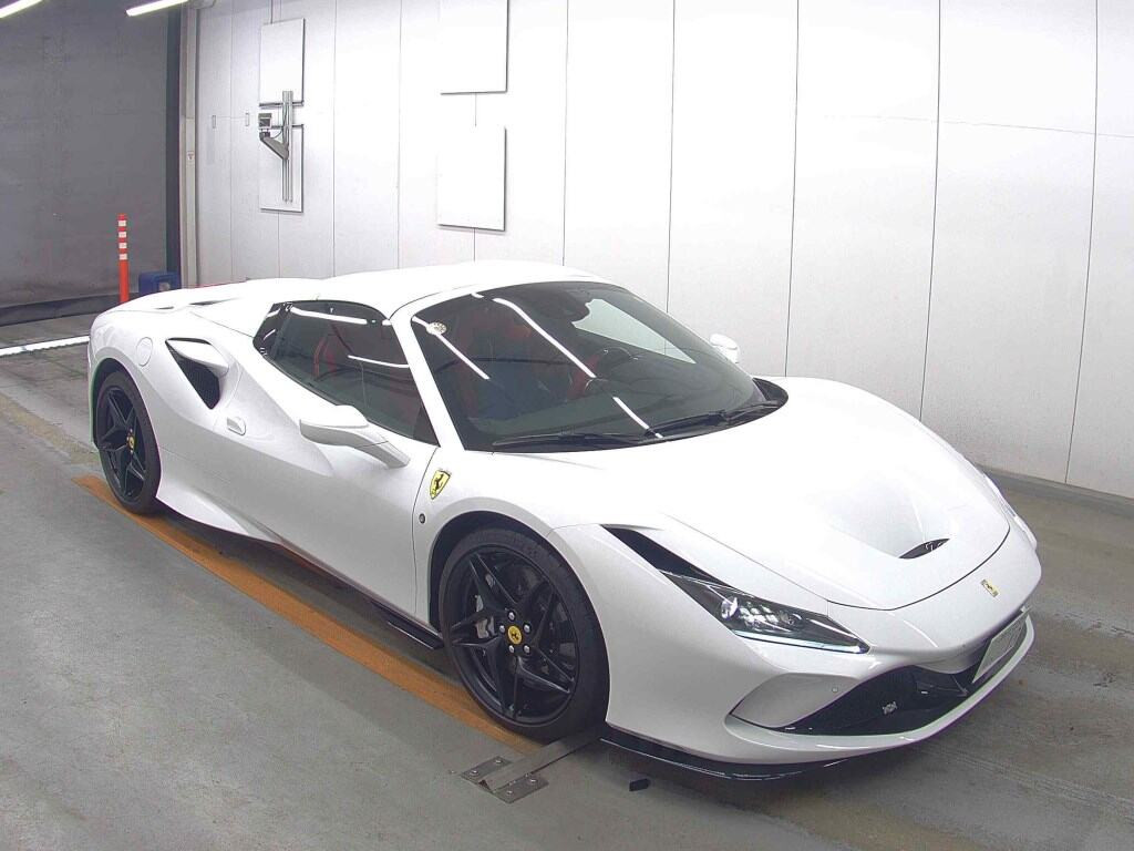 Ferrari F8 Spider 2021 z aukcji japońskiej
