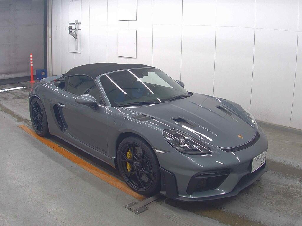 Porsche 718 Spyder 2025 z aukcji japońskiej