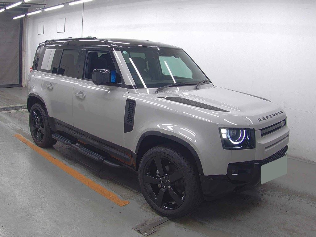 Land Rover Defender 2026 z aukcji japońskiej