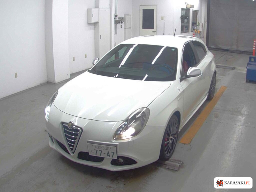 2011 Alfa Romeo Giulietta 5D Quadrifoglio Verde 3