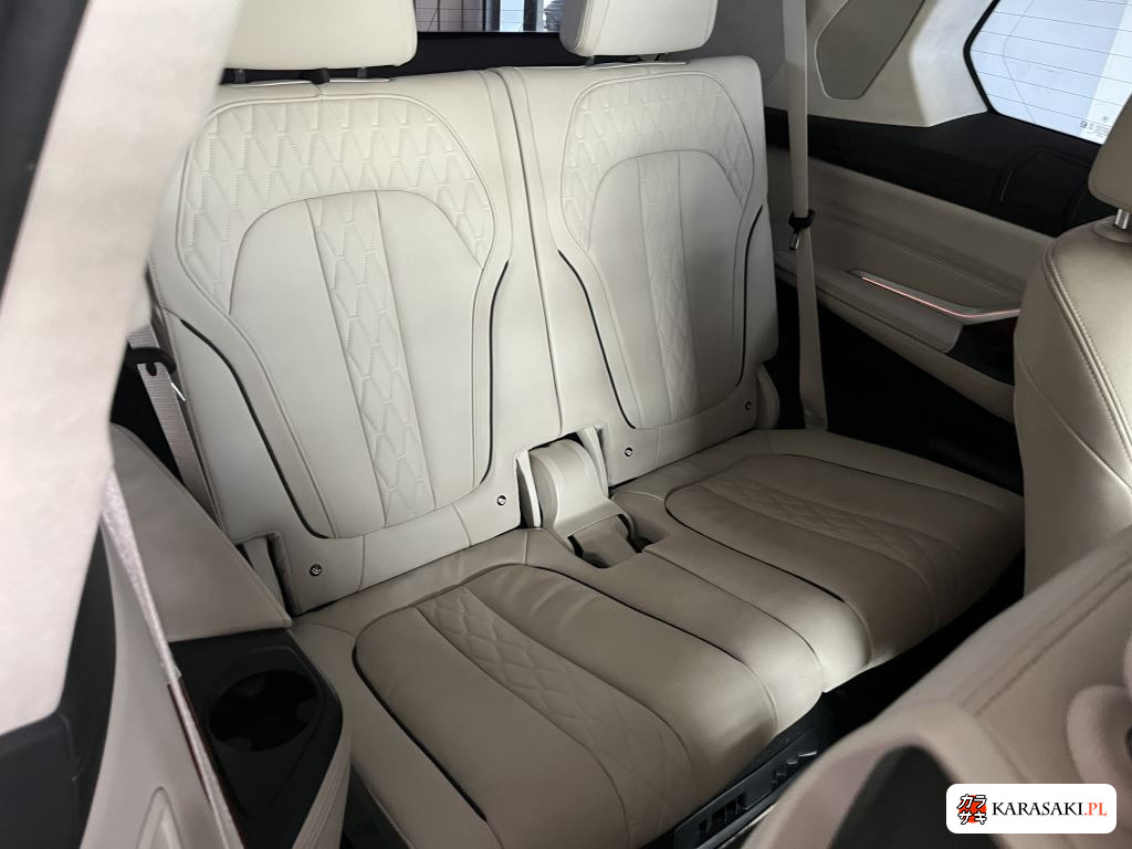 2021 BMW Alpina XB7 4WD Allrad 14
