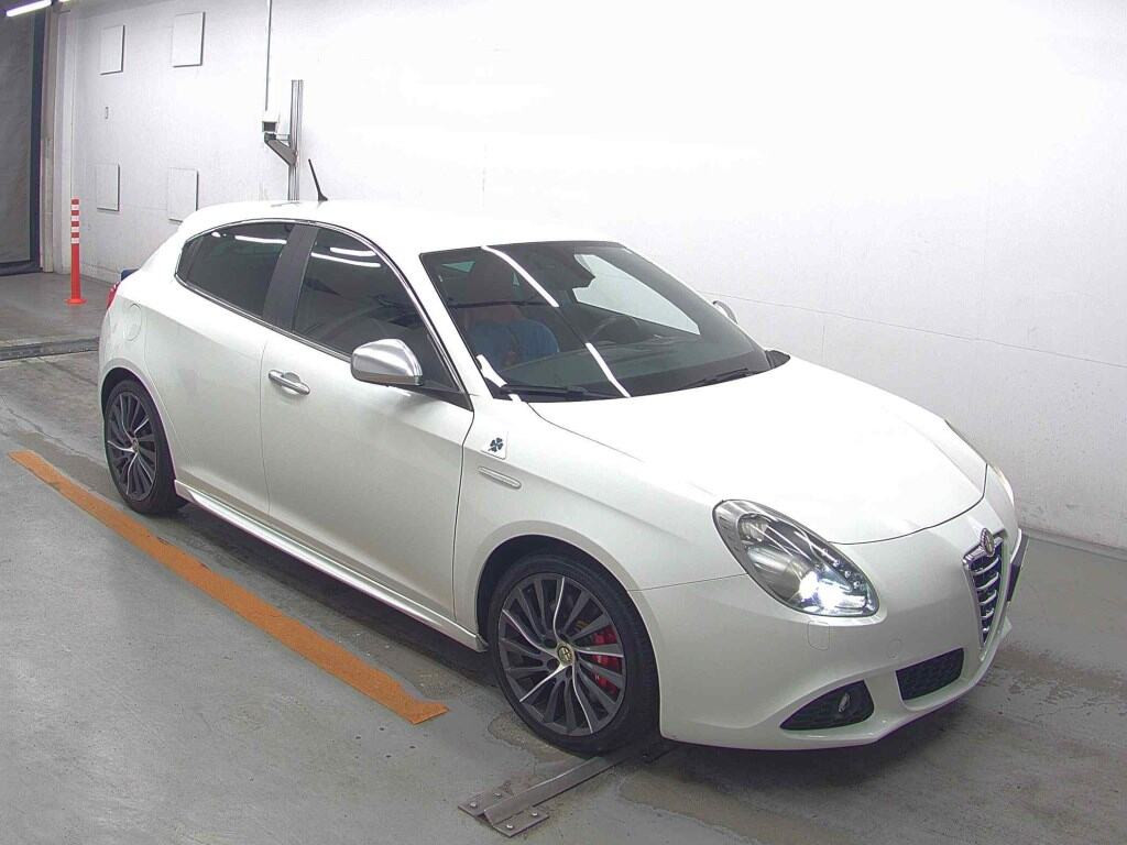 Alfa Romeo Giulietta 2011 z aukcji japońskiej