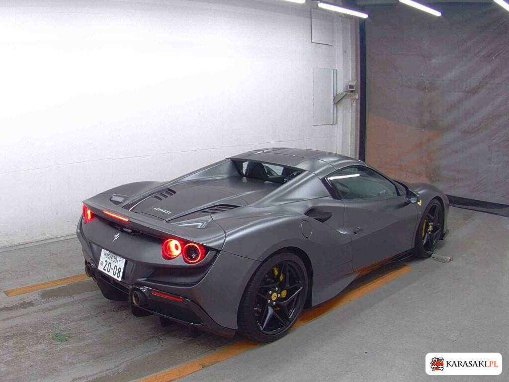 Ferrari F8 Spider 2022 z aukcji japońskiej