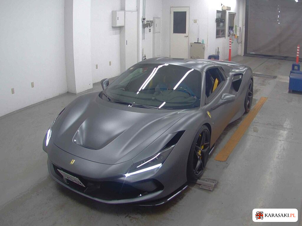 Ferrari F8 Spider 2022 z aukcji japońskiej