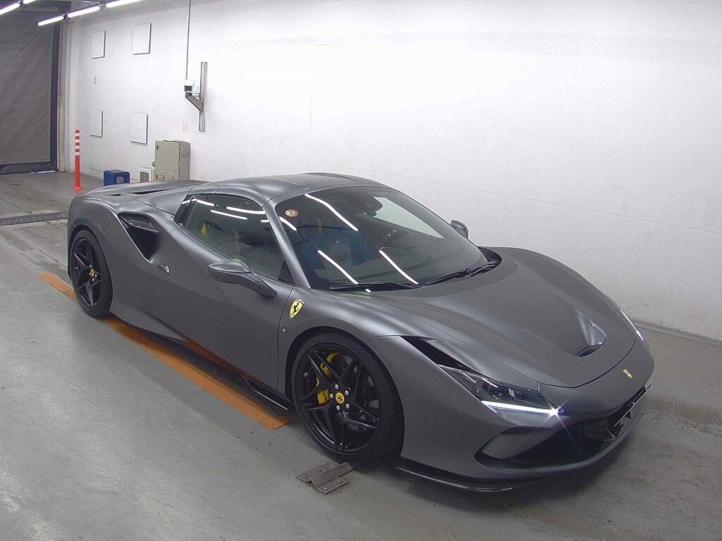 Ferrari F8 Spider 2022 z aukcji japońskiej