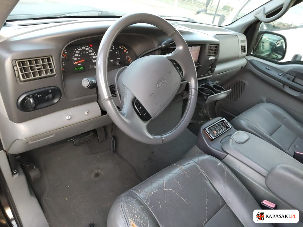 Ford Excursion 2016 z aukcji japońskiej