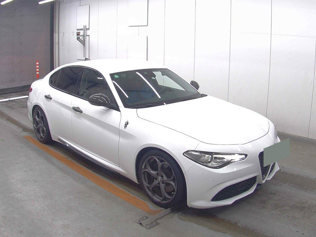 Alfa Romeo Giulia 2017 z aukcji japońskiej