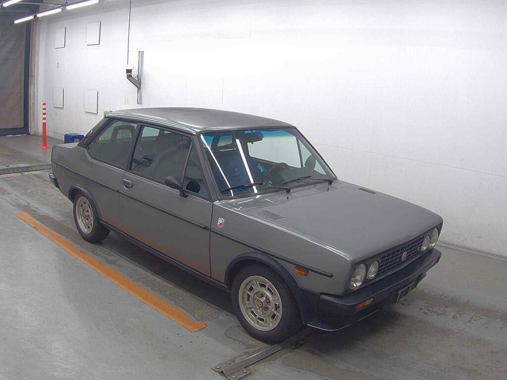 Fiat 131 1982 z aukcji japońskiej