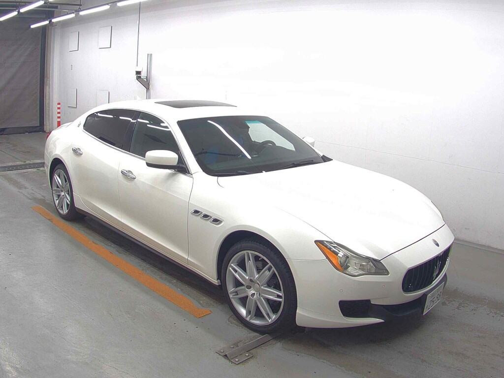 Maserati Quattroporte 2013 z aukcji japońskiej