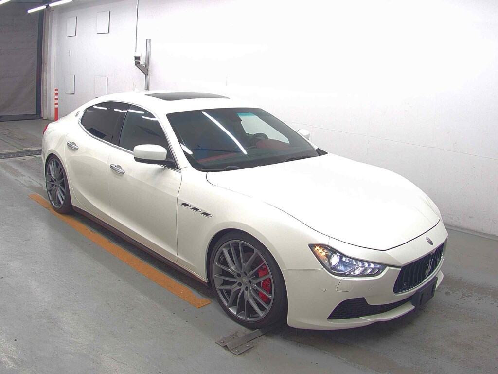 Maserati Ghibli 2015 z aukcji japońskiej