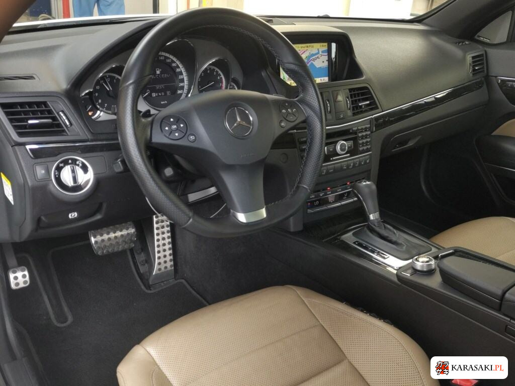 Mercedes Benz E-Class 2011 z aukcji japońskiej