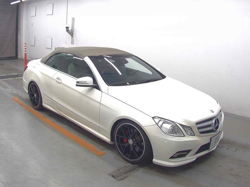 Mercedes Benz E-Class 2011 z aukcji japońskiej