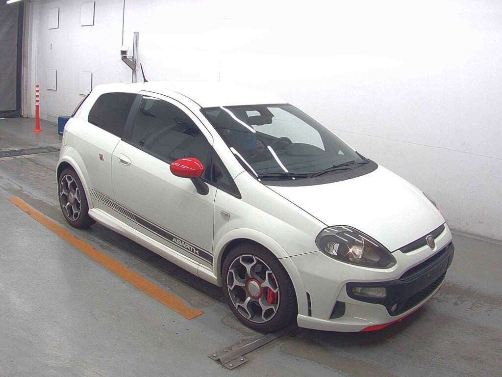 Abarth Punto Evo 2011 z aukcji japońskiej