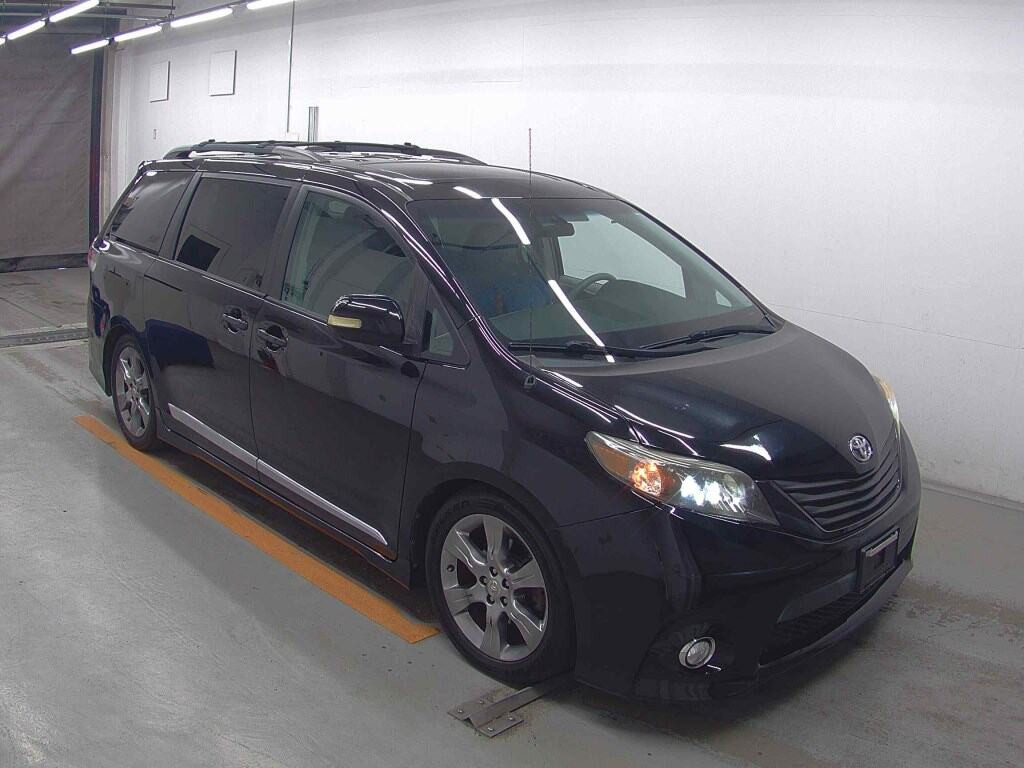 America Toyota Sienna 2011 z aukcji japońskiej