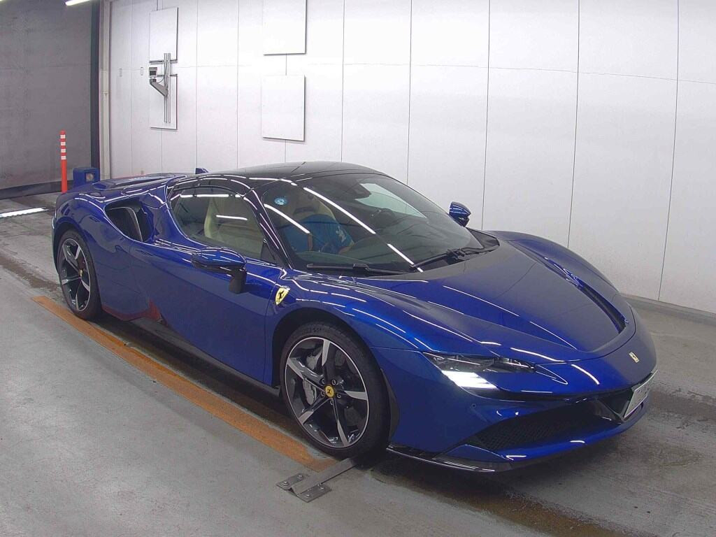 Ferrari SF90 Spider 2023 z aukcji japońskiej