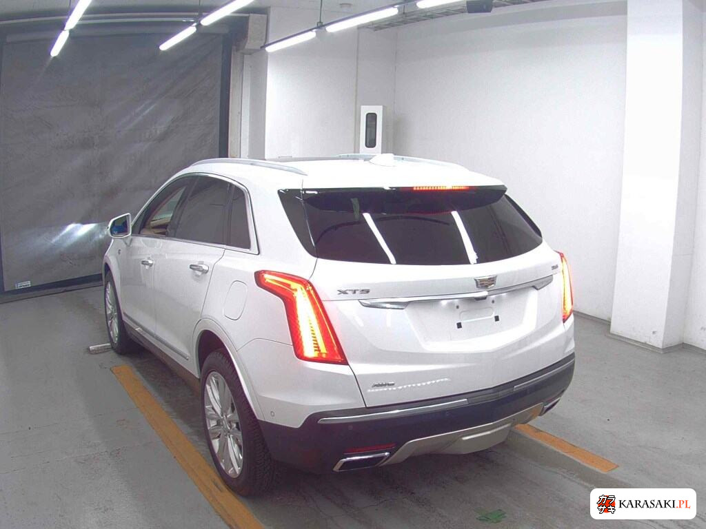 2019 Cadillac XT5 Crossover 4WD Platinum 2
