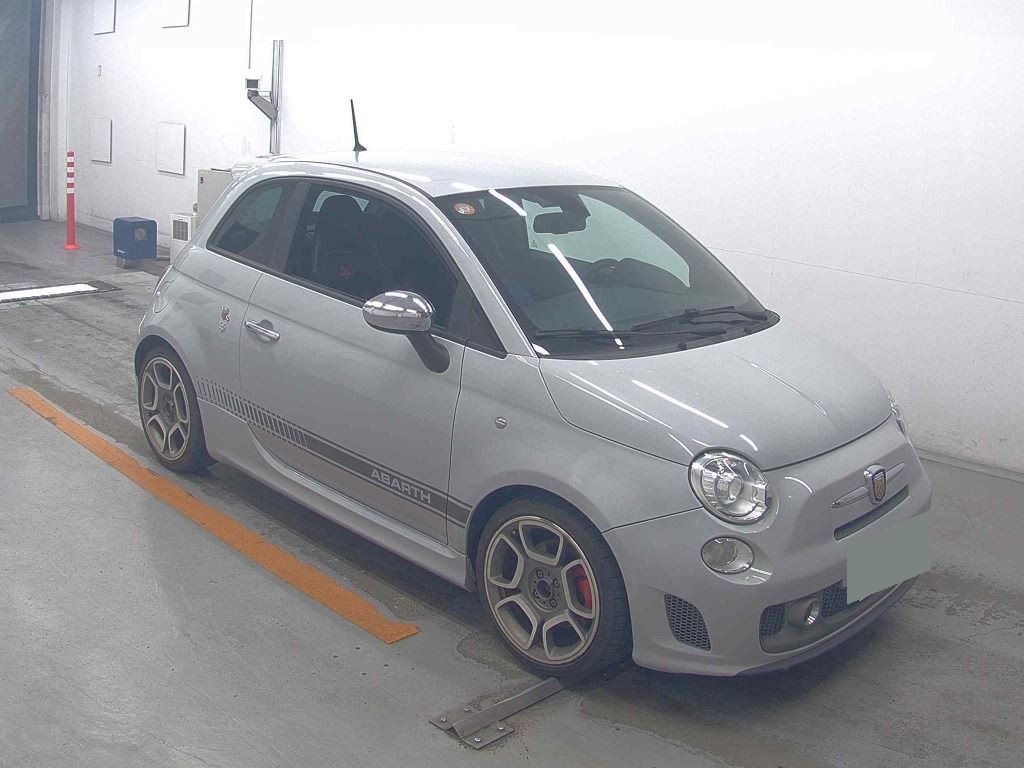 Abarth 595 2016 z aukcji japońskiej