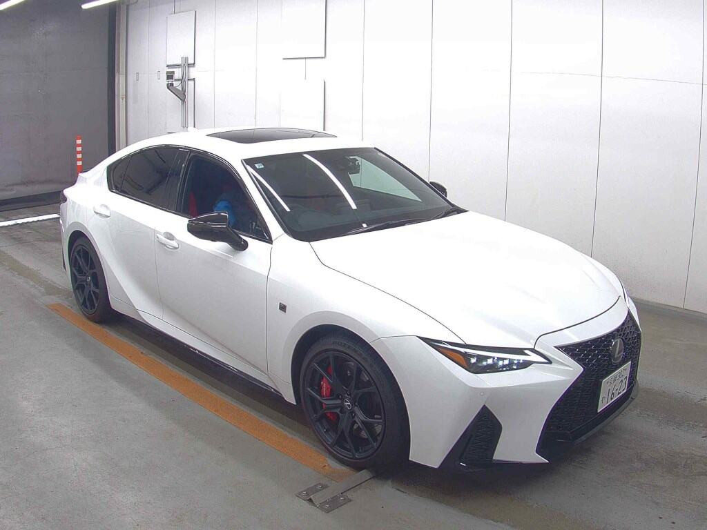 Lexus Is 2025 z aukcji japońskiej