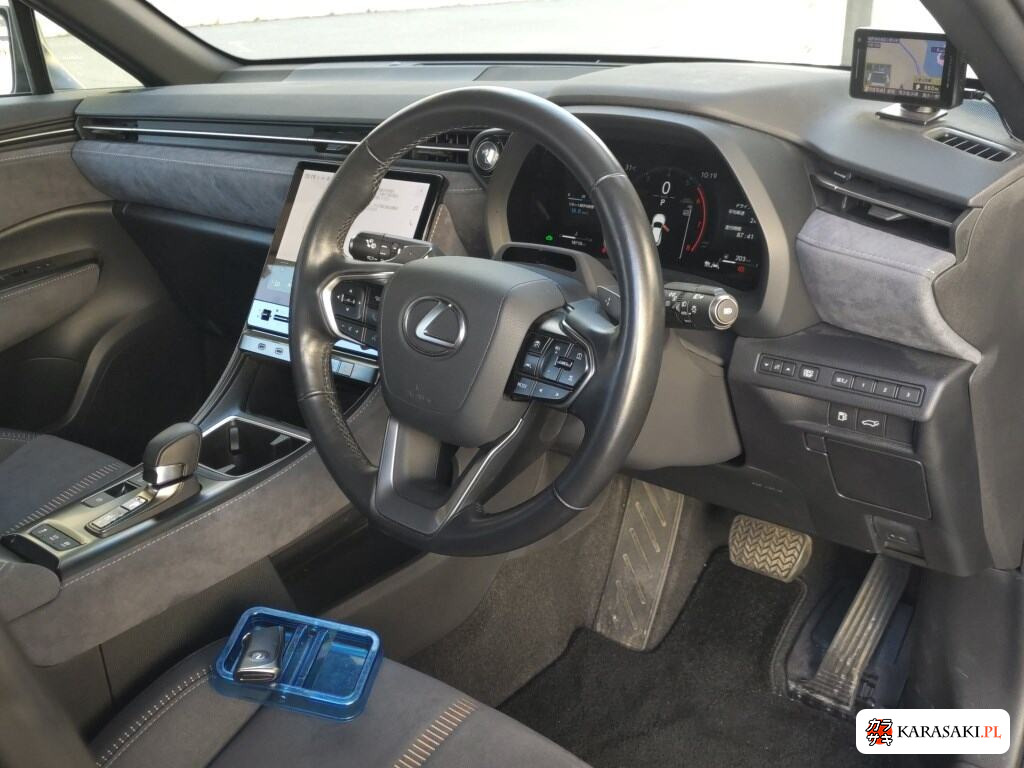 2024 Lexus LBX Cool 5