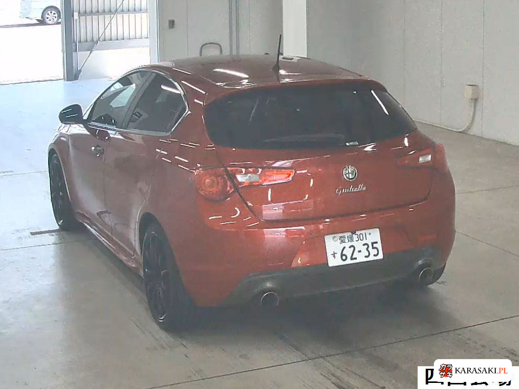 2016 Alfa Romeo Giulietta 5D Quadrifoglio Verde 2