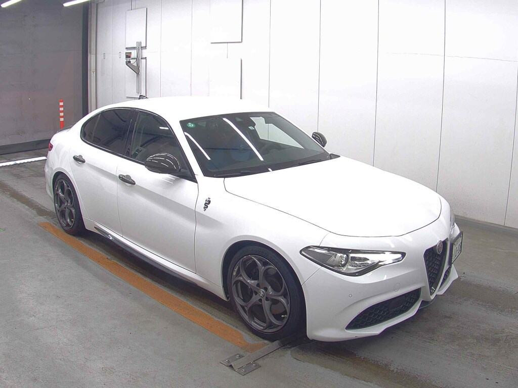 Alfa Romeo Giulia 2017 z aukcji japońskiej