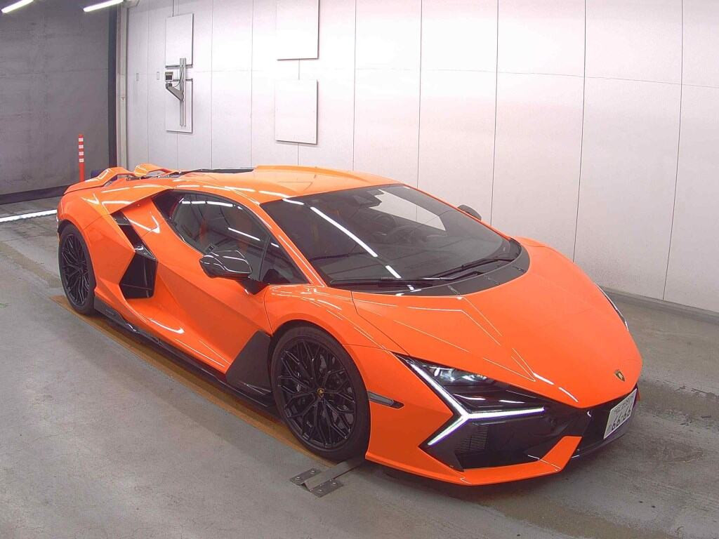 Lamborghini Revuelto 2025 z aukcji japońskiej