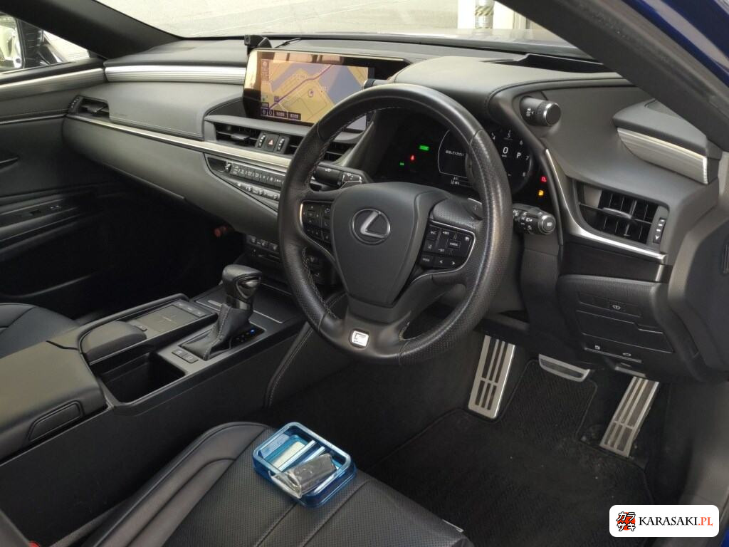 Lexus Es 2018 z aukcji japońskiej