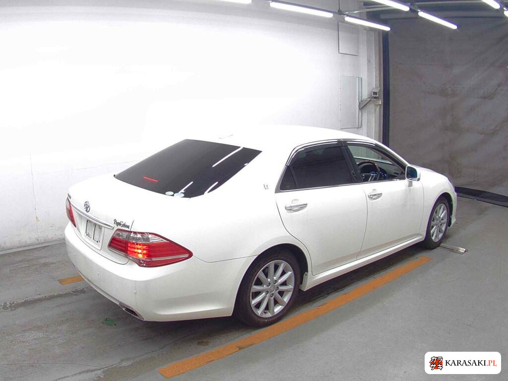 Toyota Crown 2011 z aukcji japońskiej